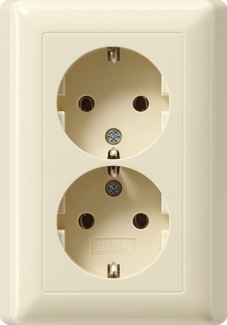 GIRA - GGI078201 SCHUKO 2f Vollpl. f. Geratedose 1,5f Sta