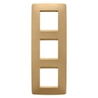 GEWISS - GEWGW16127VO PLACCA ONE INTERNATIONAL - IN TECNOPOLIMERO VERNICIATO - 2+2+2 POSTI VERTICALE - ORO - CHORUSMART