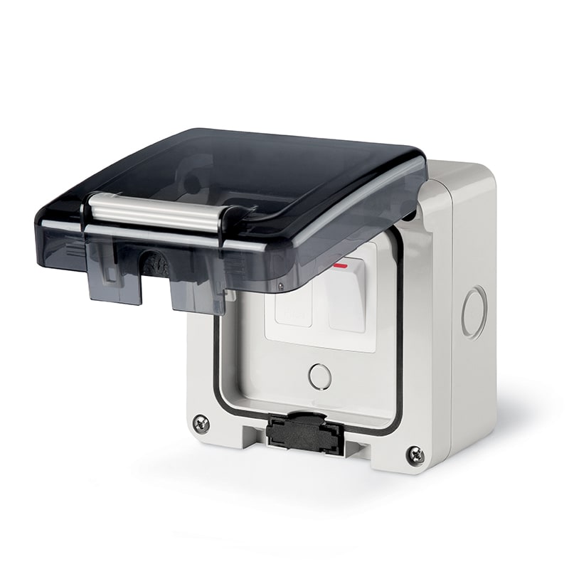 SCAME PARRE SPA - SCA137.5410 SPUR UNIT 13A CON FUSE E INTER. PARETE