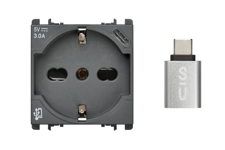 URMET SPA - UTD10312/2 PRESA P40 250V+USB 5V 3A ANT.
