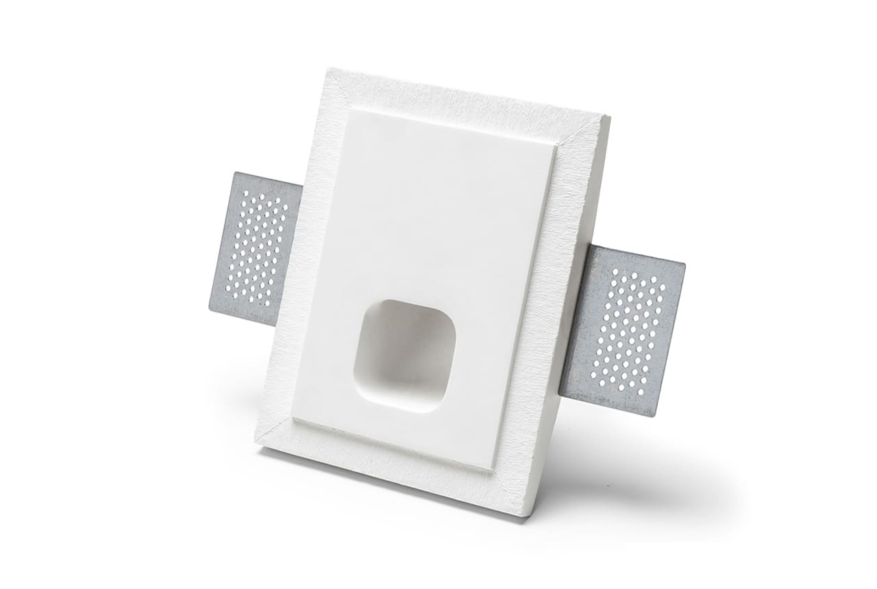 BELFIORE SRL - NVT4199-35 Faretto segnapasso in CRISTALY con incavo levigato di forma quadrata, unico e originale.