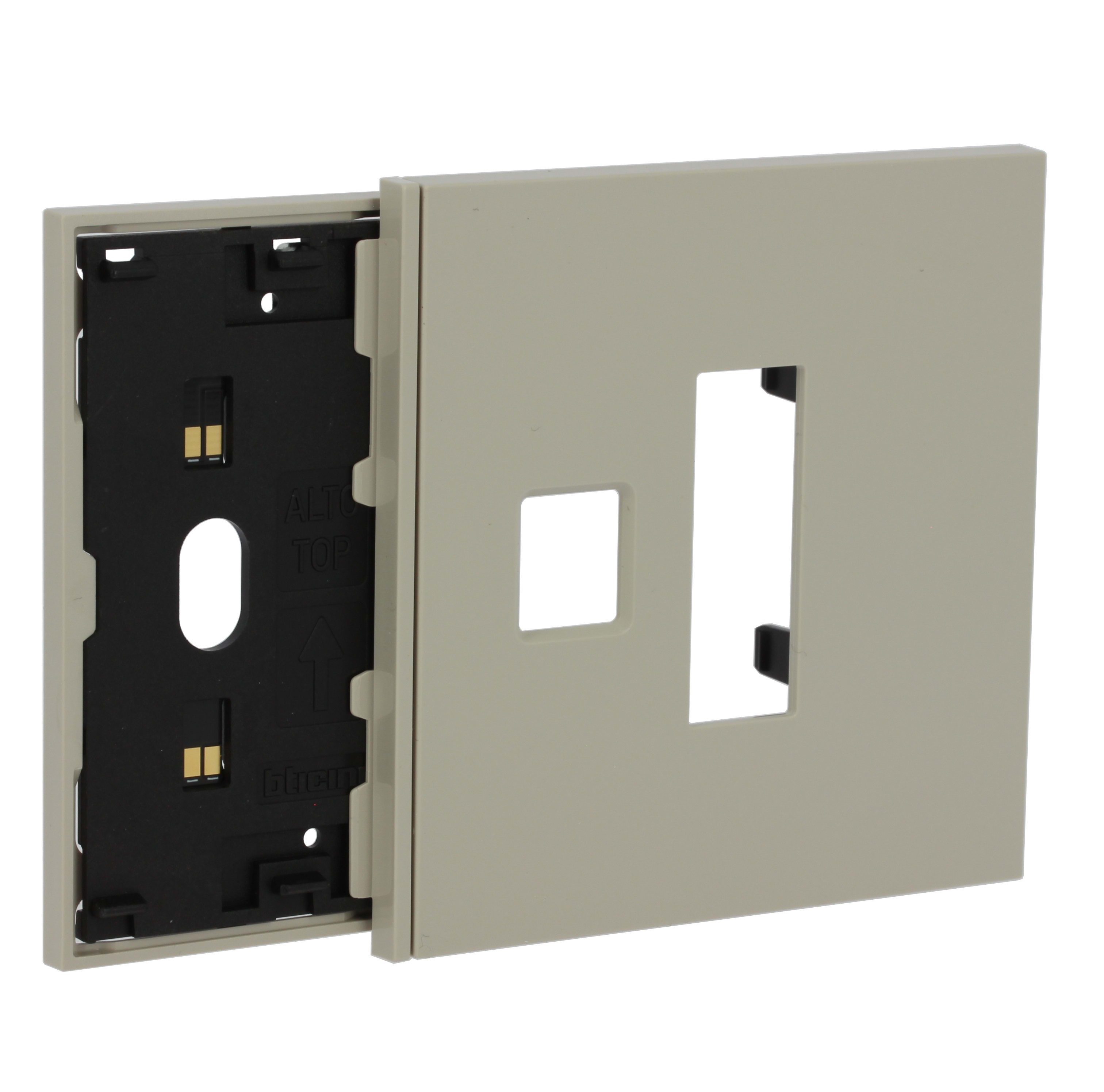 BTICINO - BTIKM8103M13C L.NOW FRAME 3M MOSTRINA PRESA + USB SABB