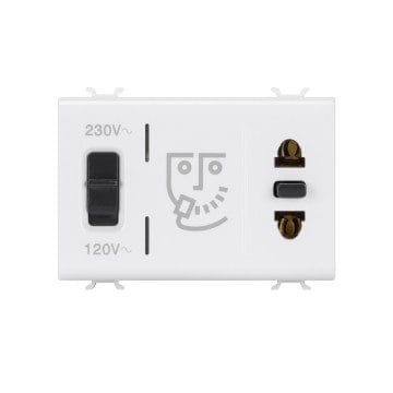 GEWISS - GEWGW10331AB PRESA PER RASOIO STANDARD EUROAMERICANO CON TRASFORMATORE DI ISOLAMENTO - 230V ac - 50/60 Hz - 3 MODULI - BIANCO LUCIDO - ANTIBATTERICO - CHORUSMART