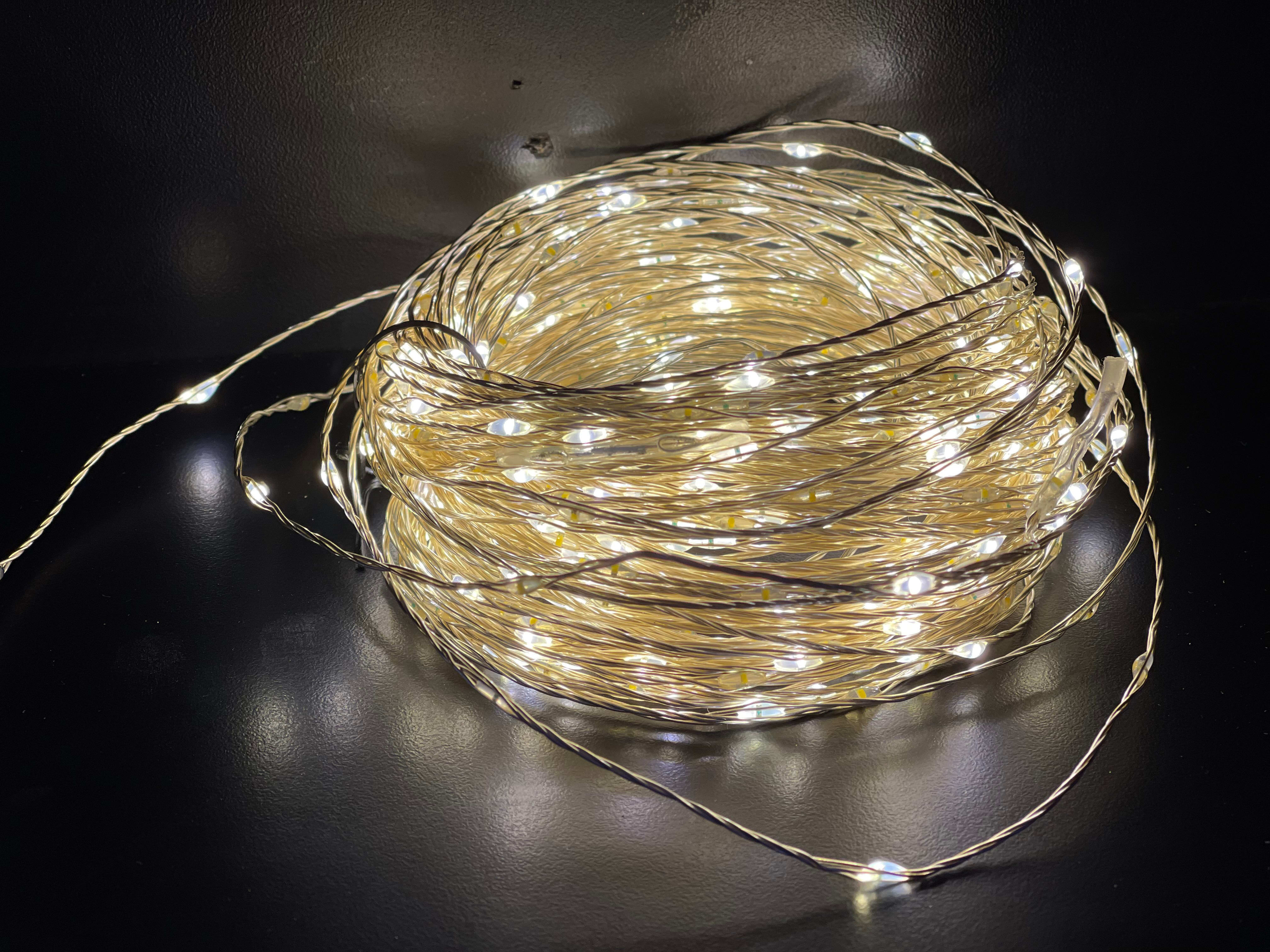GIOCOPLAST NATALE SP - GCP14222074 200 GOCCE LED B.CALDO 20MT.A BATT. C.TEL