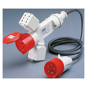GEWISS - GEWGW64256 DERIVATORE ADATTATORE MOBILE IP44-2 USCITE DERIVATE-CON CAVO E SPINA CABLATI-SPINA 3P+N+T 16A - 2 PRESE P17/11 + 1 PRESA P30-P17 + 1 PRESA 3P+N+T 16A