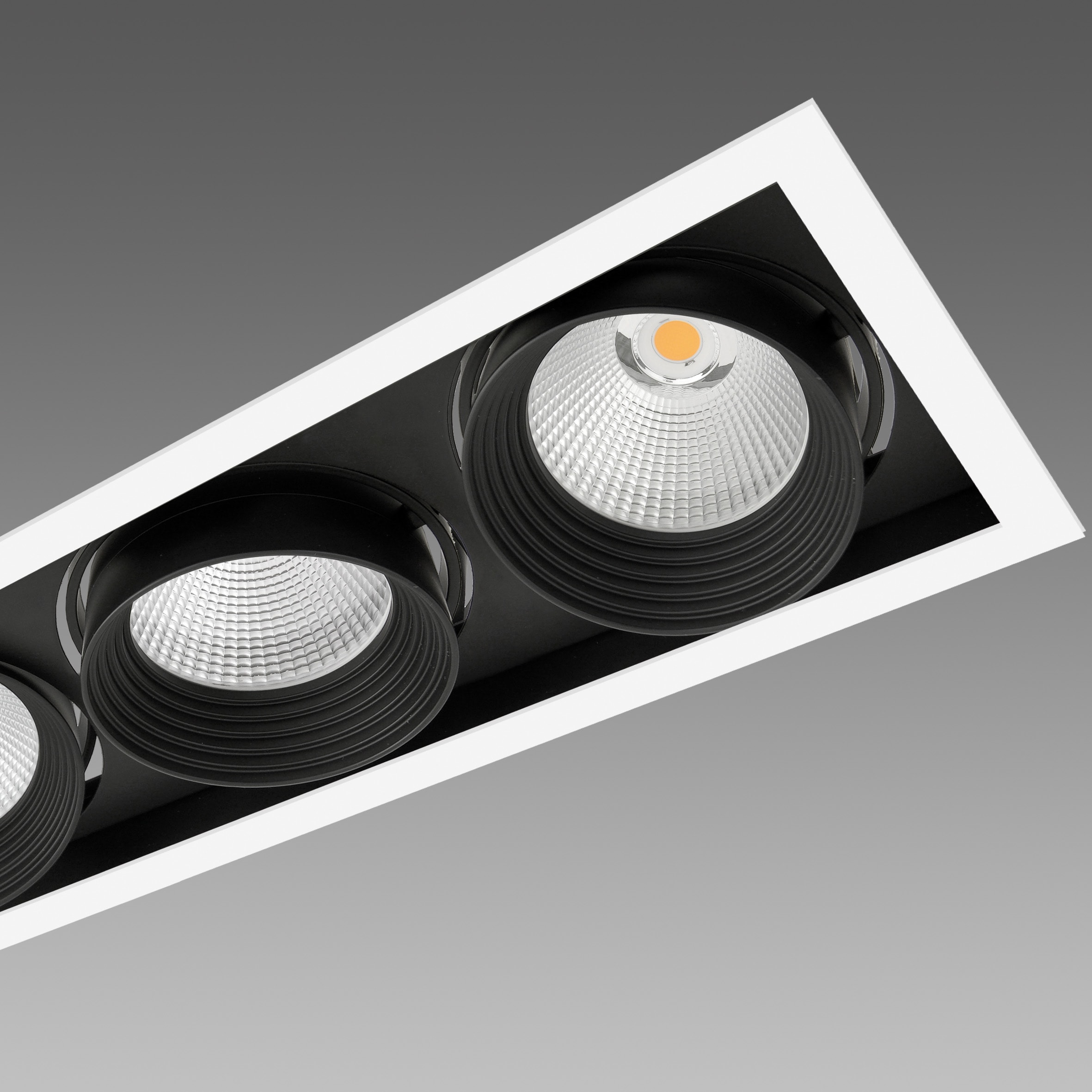FOSNOVA - FOS2211131500 TRIMLESS B3 1113 114W 4K 38 CLD BIA