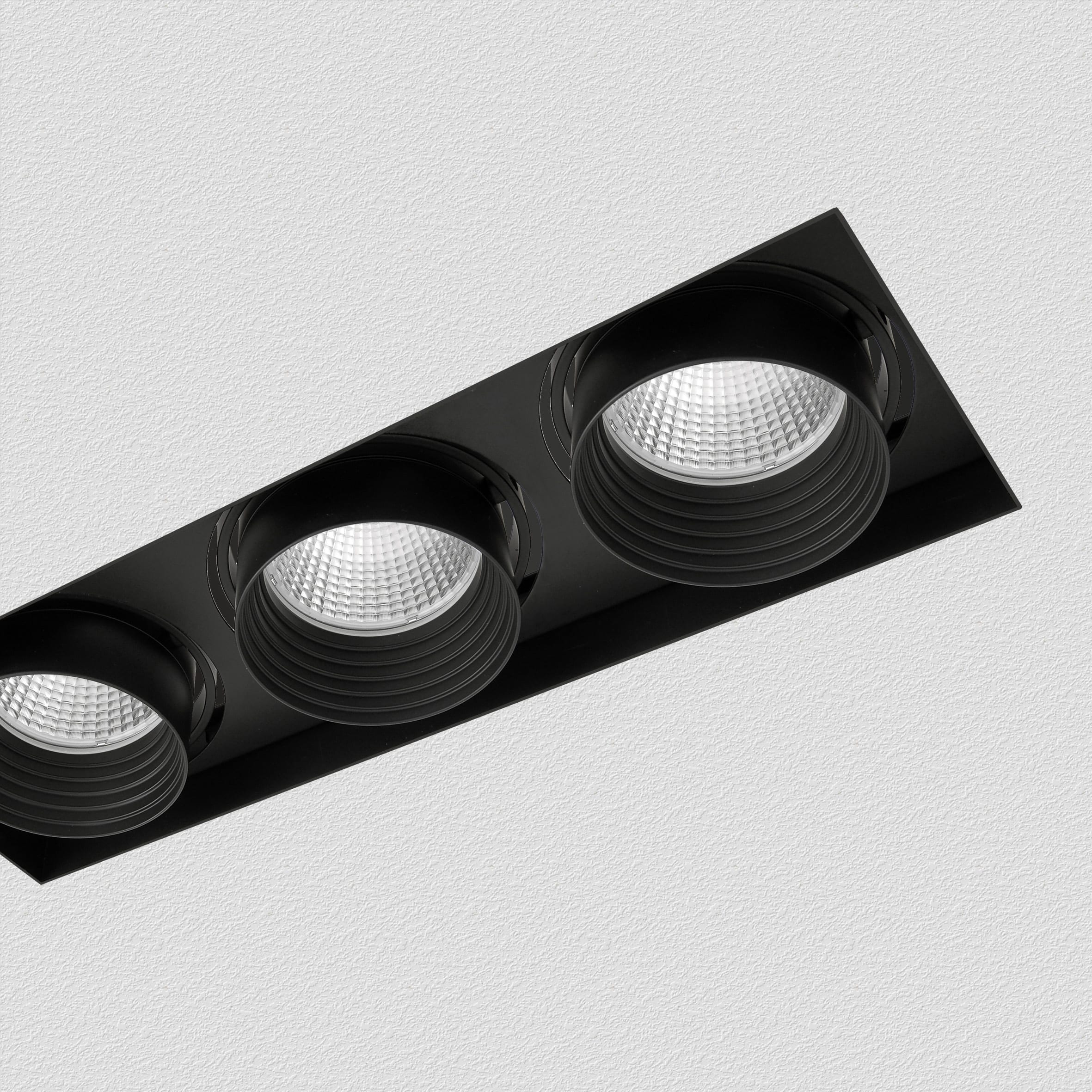 FOSNOVA - FOS2210733300 TRIMLESS 70 1073 75W 4K 28 CLD NER