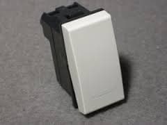 LEGRAND - LEG687003 VELA BIANCA - DEVIATORE 1P 10A