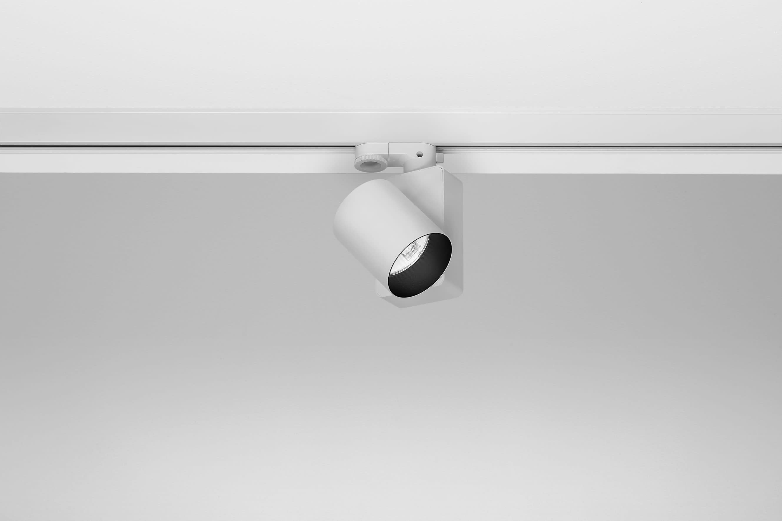 NOBILE ITALIA - NOBR52/3K/30/8 PROIET.33W 3K CRI90 30 IP20 230V DALI BI