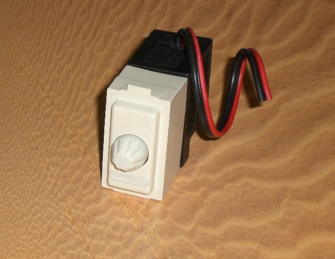 TECNEL TECNOLOGIE EL - TTETE0525N DIMMER 0/1-10VCC PASSIVO INT 10A VE