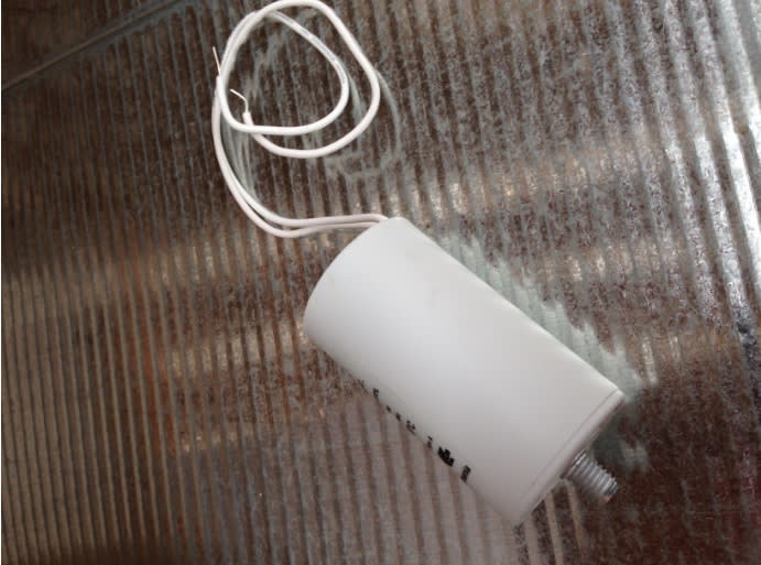 VTEK SRL - VAS41604A547 CONDENSATORE PER LAMPADE DA 16UF 250V