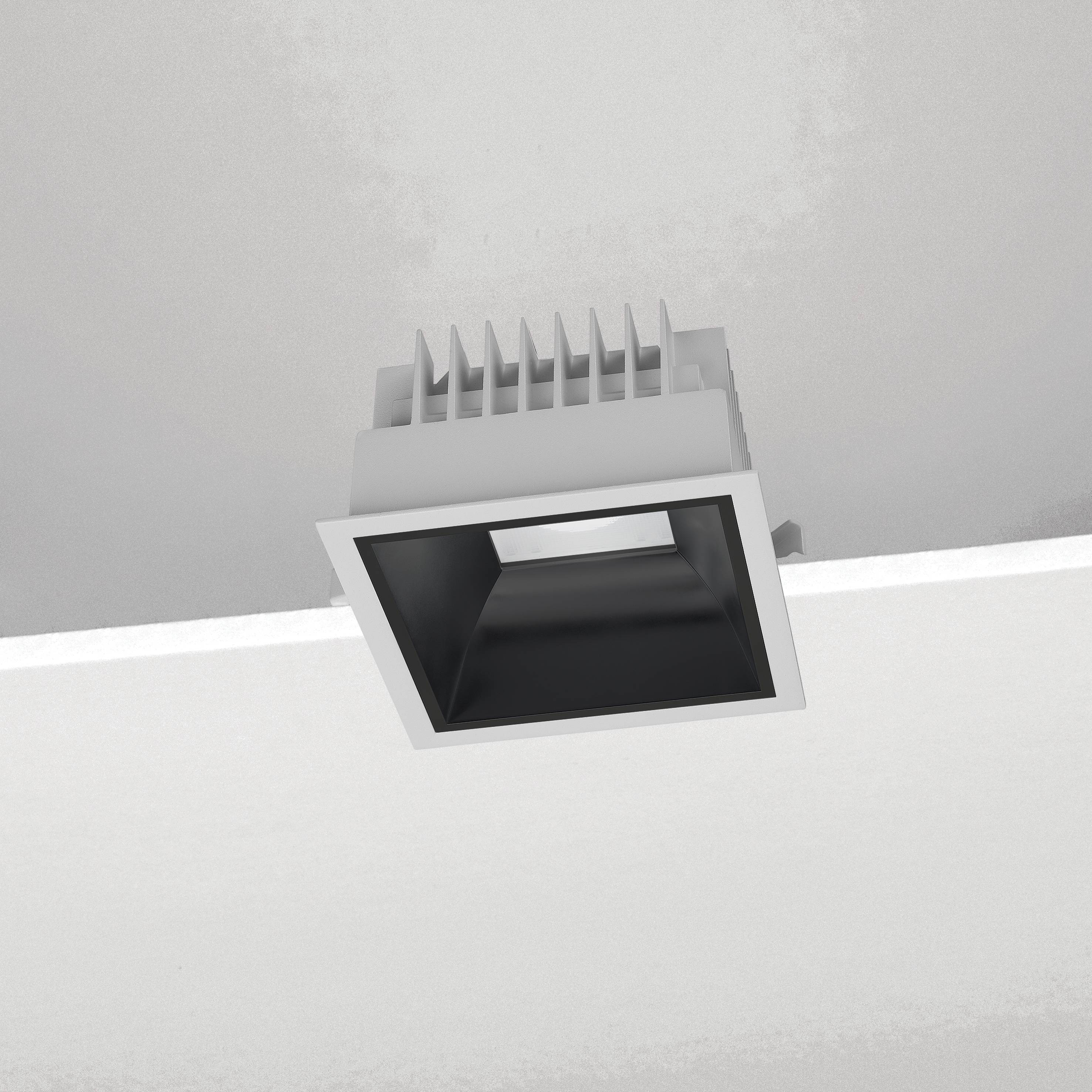 NOBILE ITALIA - NOBC2S/F/4K18/B6 INC. L.150 QUAD. 18W 4K NE ON-OFF