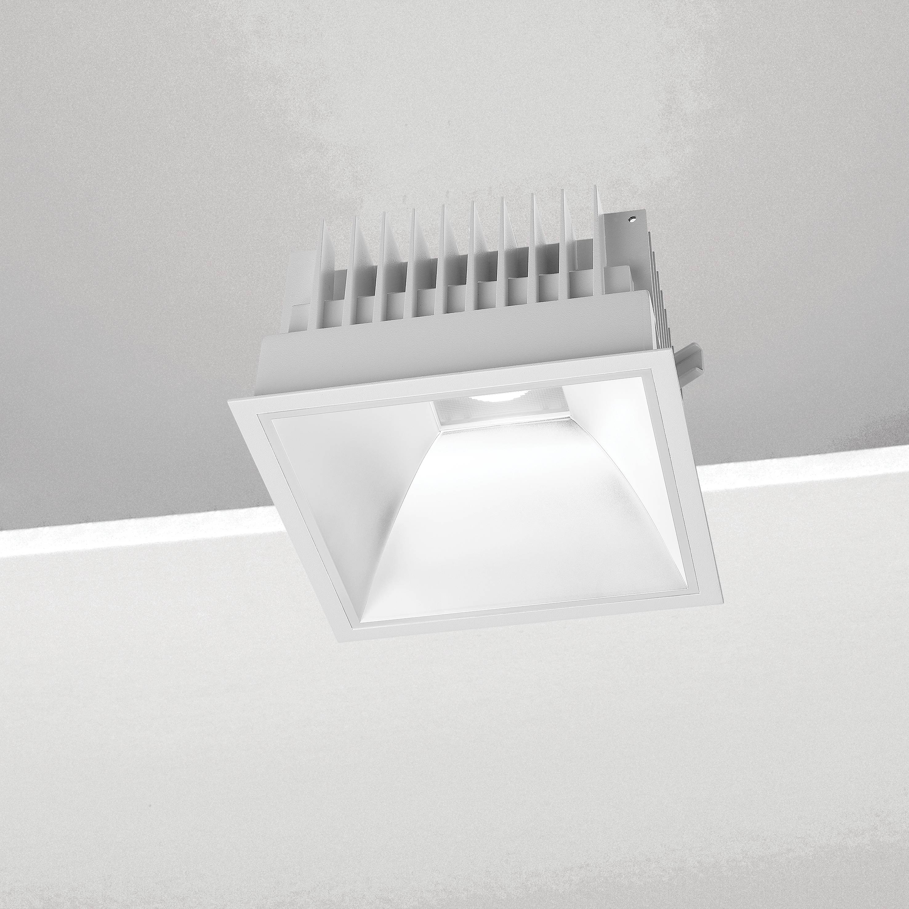 NOBILE ITALIA - NOBC3S/F/3K38/W3 INC. L.200 QUAD. 38W 3K BI DALI IT