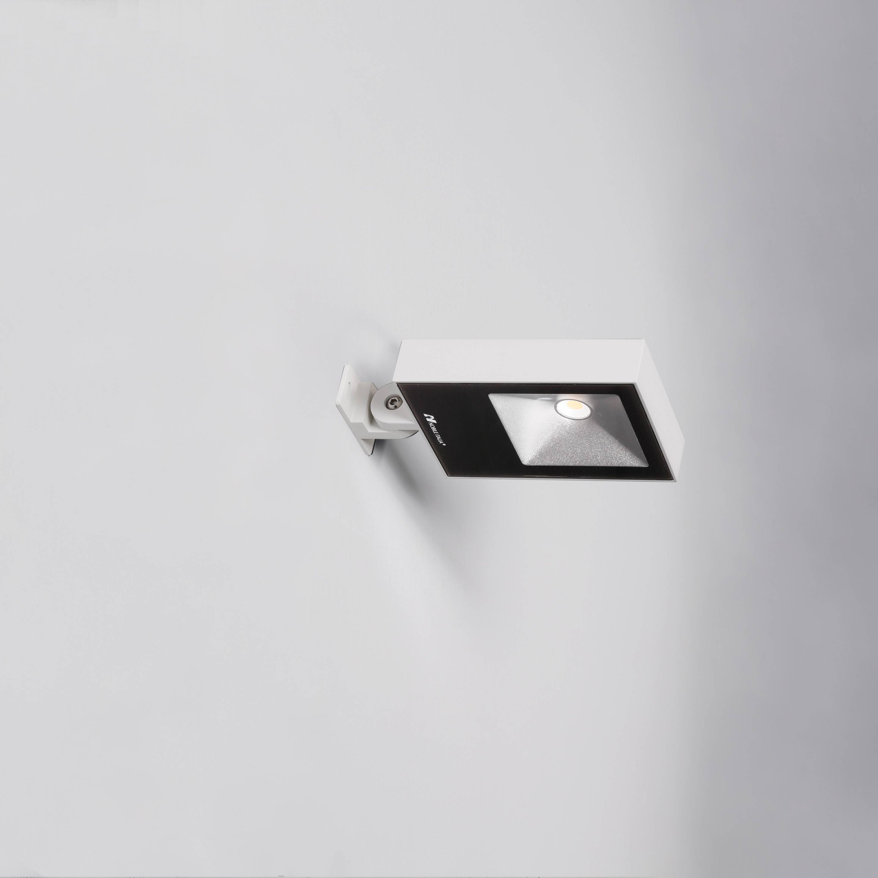 NOBILE ITALIA - NOBPRO14/F/3K/W PROIETTORE 14W 3K CRI90 IP67 BI