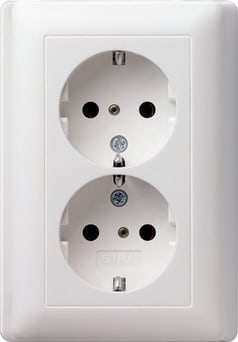 GIRA - GGI078303 SCHUKO 2f SH + Vollpl. System 55 Reinwei