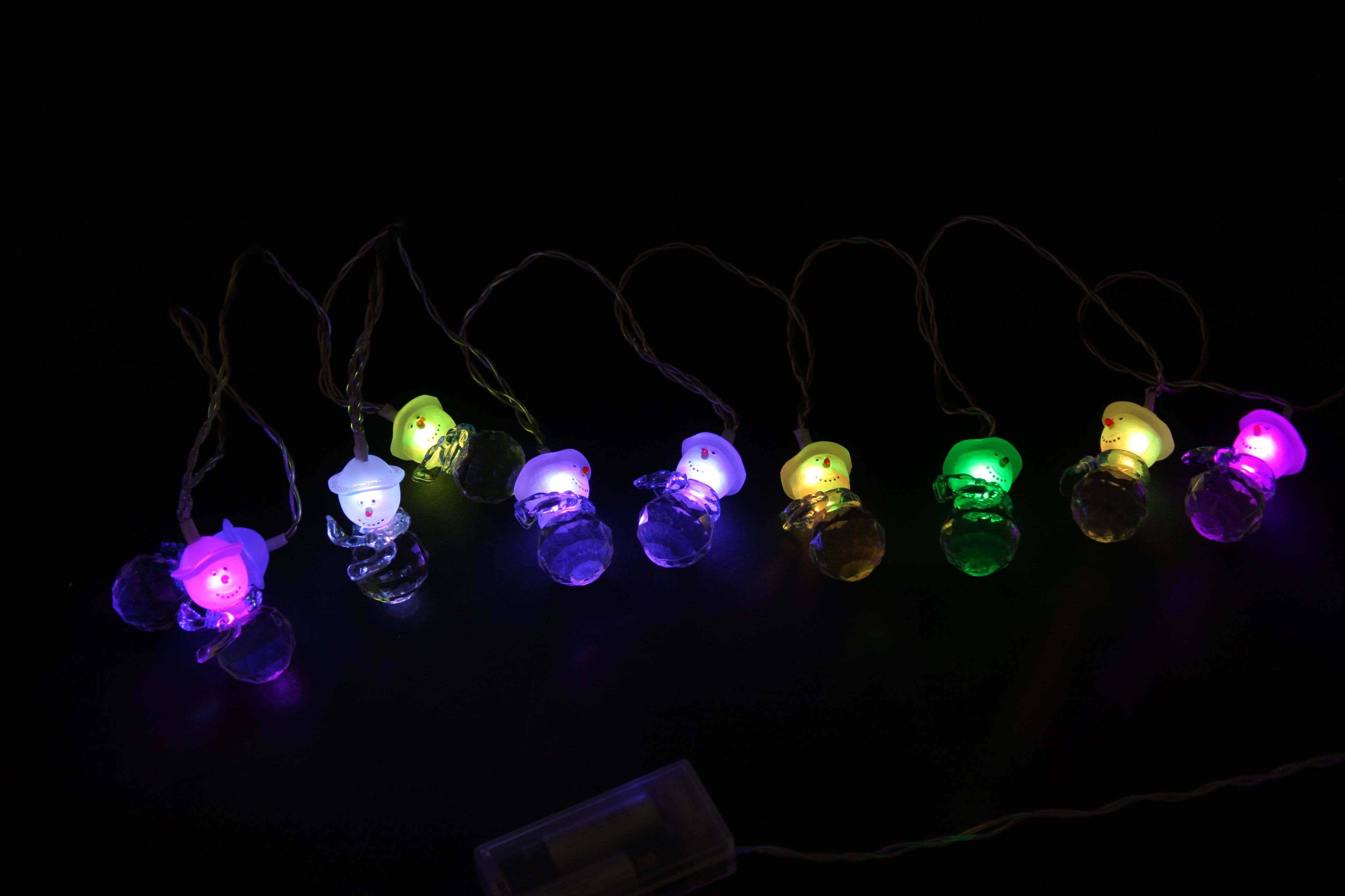 GIOCOPLAST NATALE SP GCP14210428 10 PUPAZZI DI NEVE A LED RGB, MT.1,80