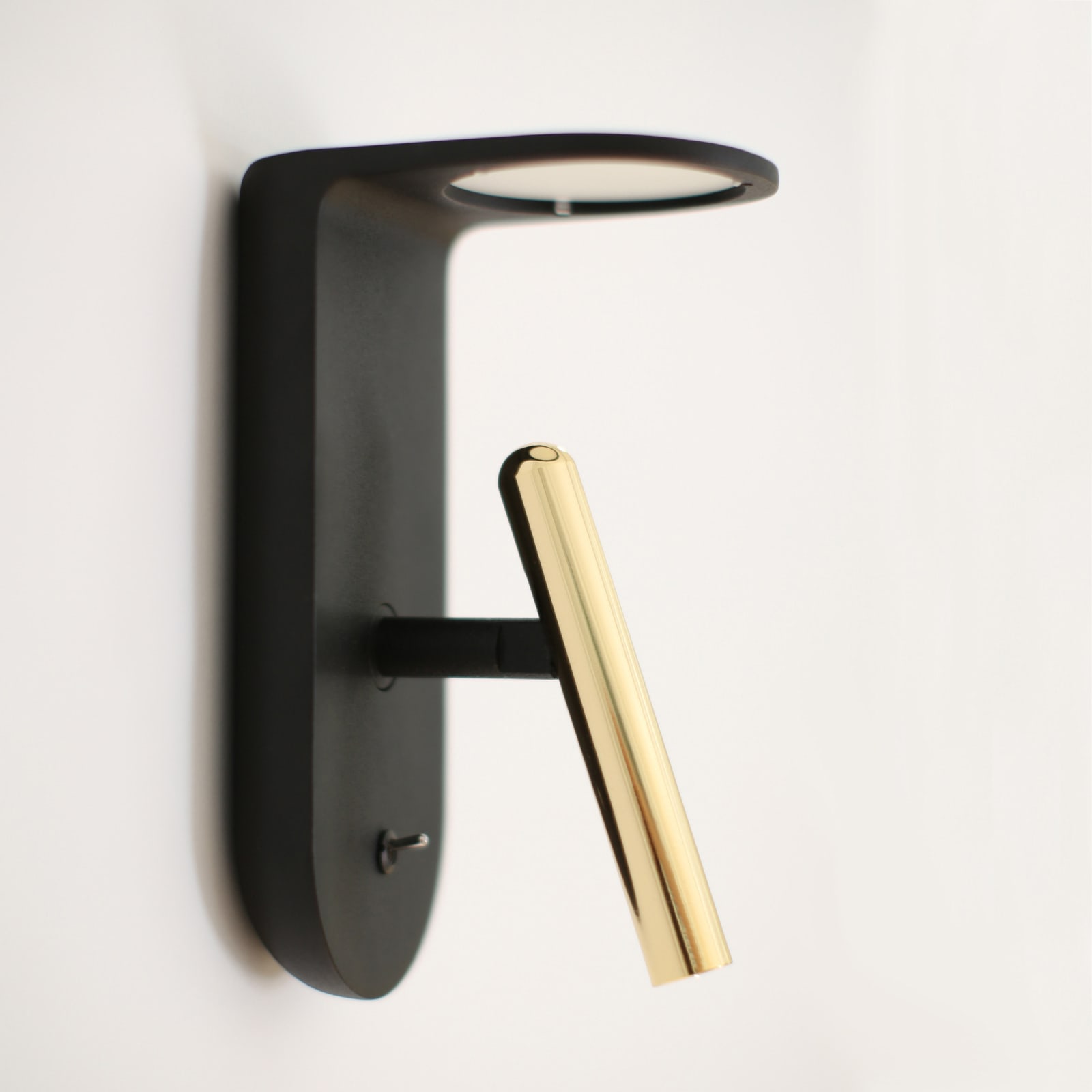 LINEA LIGHT-STILNOVO SNV7945 2NIGHTS APPL.4W NERO TUBO ORO+INT.
