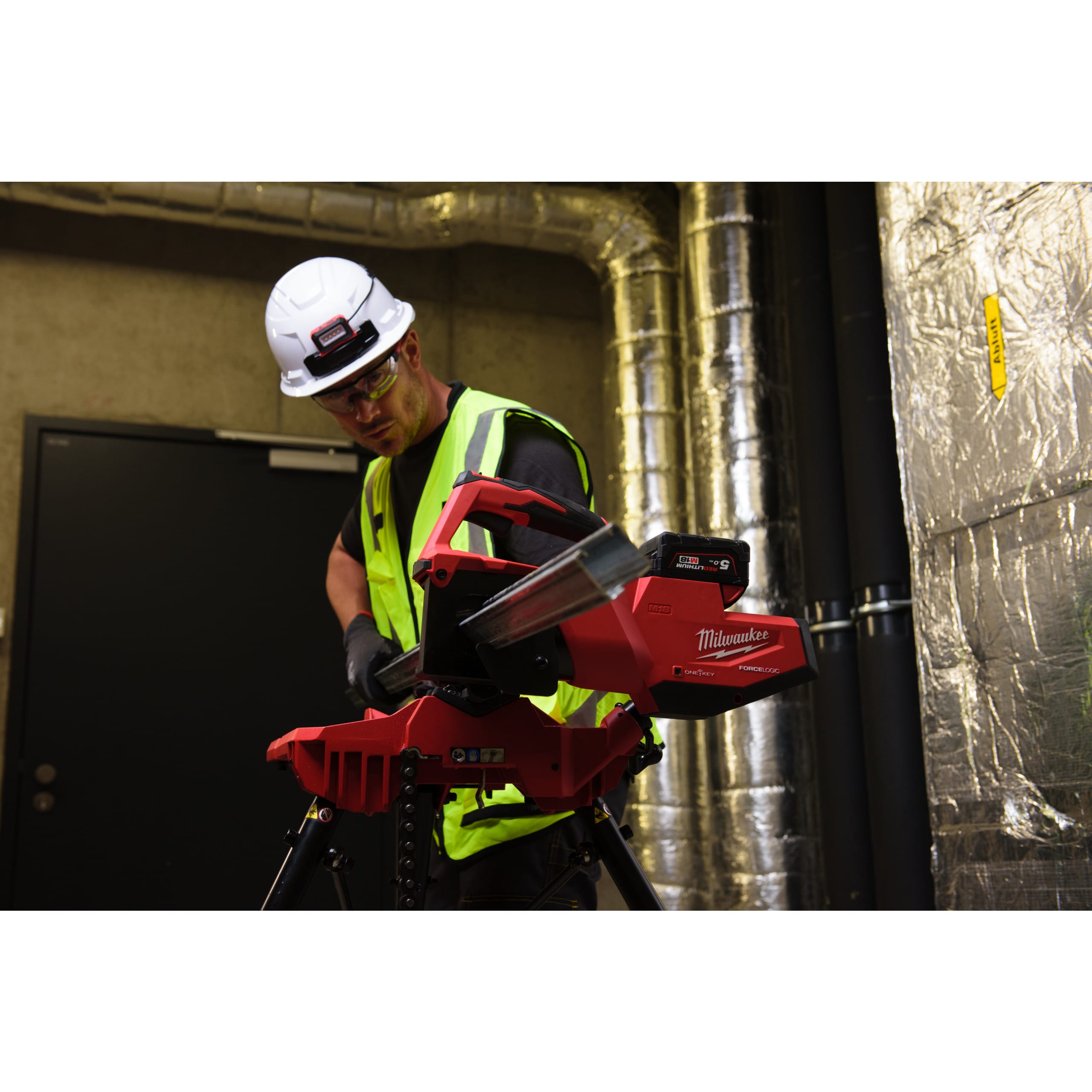 MILWAUKEE - AEG - COP4932479246 BOLT100 ELMETTO NON VENT. BIANCO - 1PZ