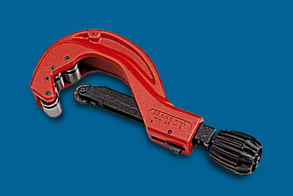 AERTECNICA SPA ATNAT110 TAGLIATUBI PER PVC FINO D63 CON SBAVATOR