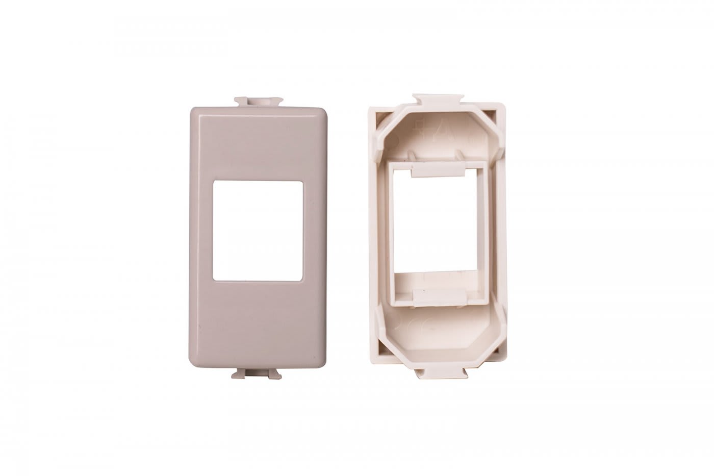 ADMK ITALIA SRLS - ADMBT3987AK ADATTATORE KEYSTONE COMPATIBILE B-TICIN