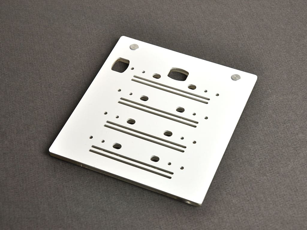 CEMBRE SPA - CEM991011 PIASTRA MG2-QTB X TARG.MG-CPM01,02,03,04