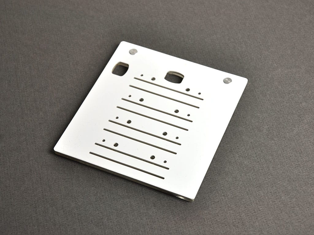 CEMBRE SPA - CEM991016 PIASTRA MG2-ETB PER TARGHETTE MG-CPM-13