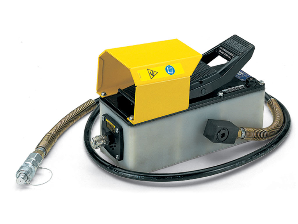 CEMBRE SPA - CEMCPP-0 Pompe pneumatiche per garantire potenza ed efficienza nei lavori in ambito industriale. Da accoppiare alle teste oleodinamiche CEMBRE
