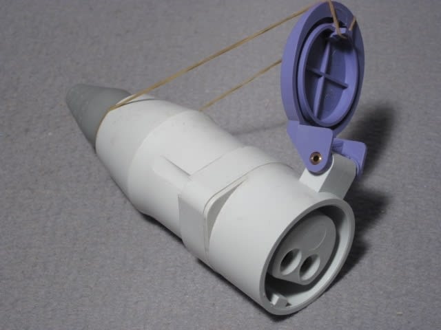 GEWISS - GEWGW62064 PRESA MOBILE DIRITTA - IP44 - 2P 16A 20-25V 50-60HZ VIOLA - S.R. - CABLAGGIO A VITE