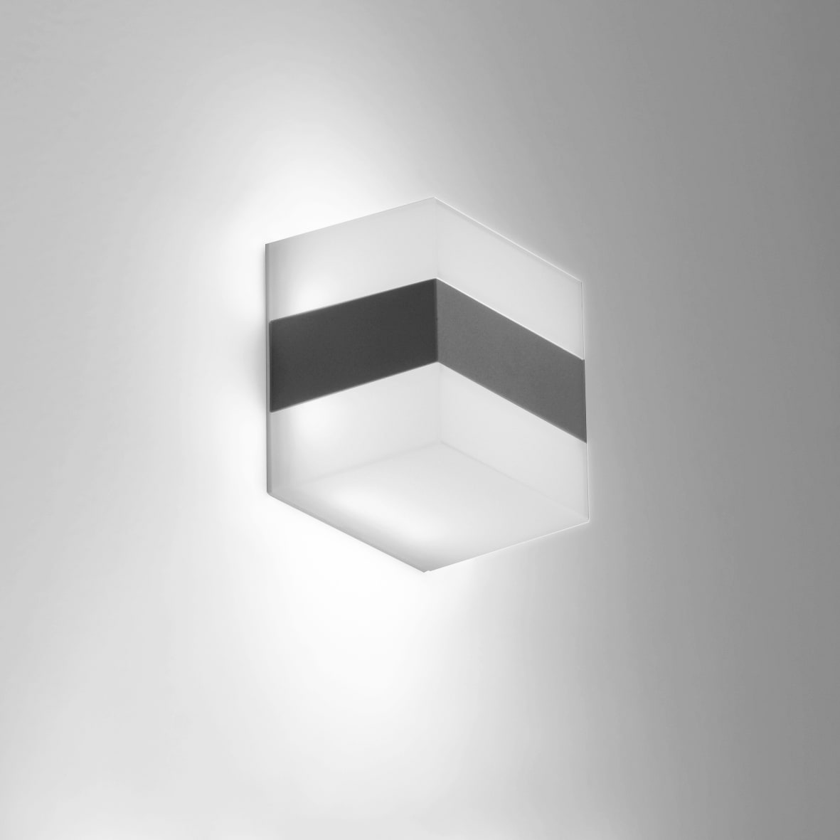 NOBILE ITALIA NOBIC10/3K/A APPLIQUE 5W 3K IP65 220-240V OP FASCIA N