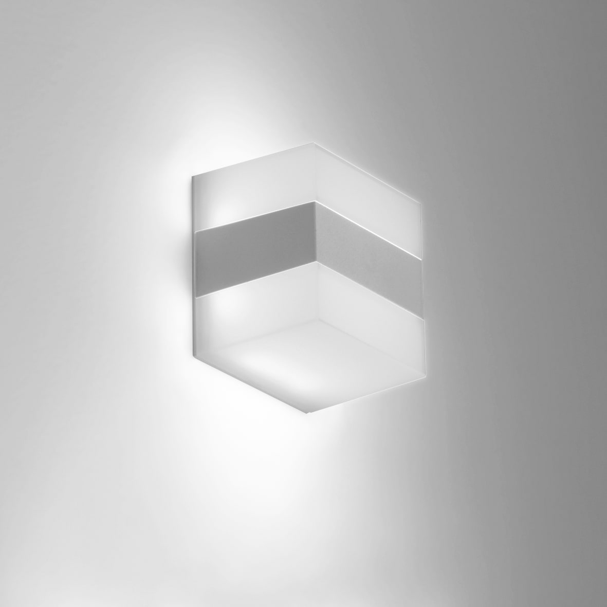 NOBILE ITALIA NOBIC10/3K/G APPLIQUE 5W 3K IP65 220-240V OP FASCIA G