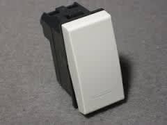 LEGRAND - LEG687001 VELA BIANCA - INTERRUTTORE 1P 10A