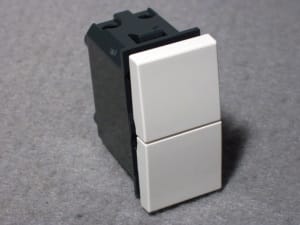 LEGRAND LEG687008 VELA BIANCA - DOPPIO PULSANTE 1P NO 10A