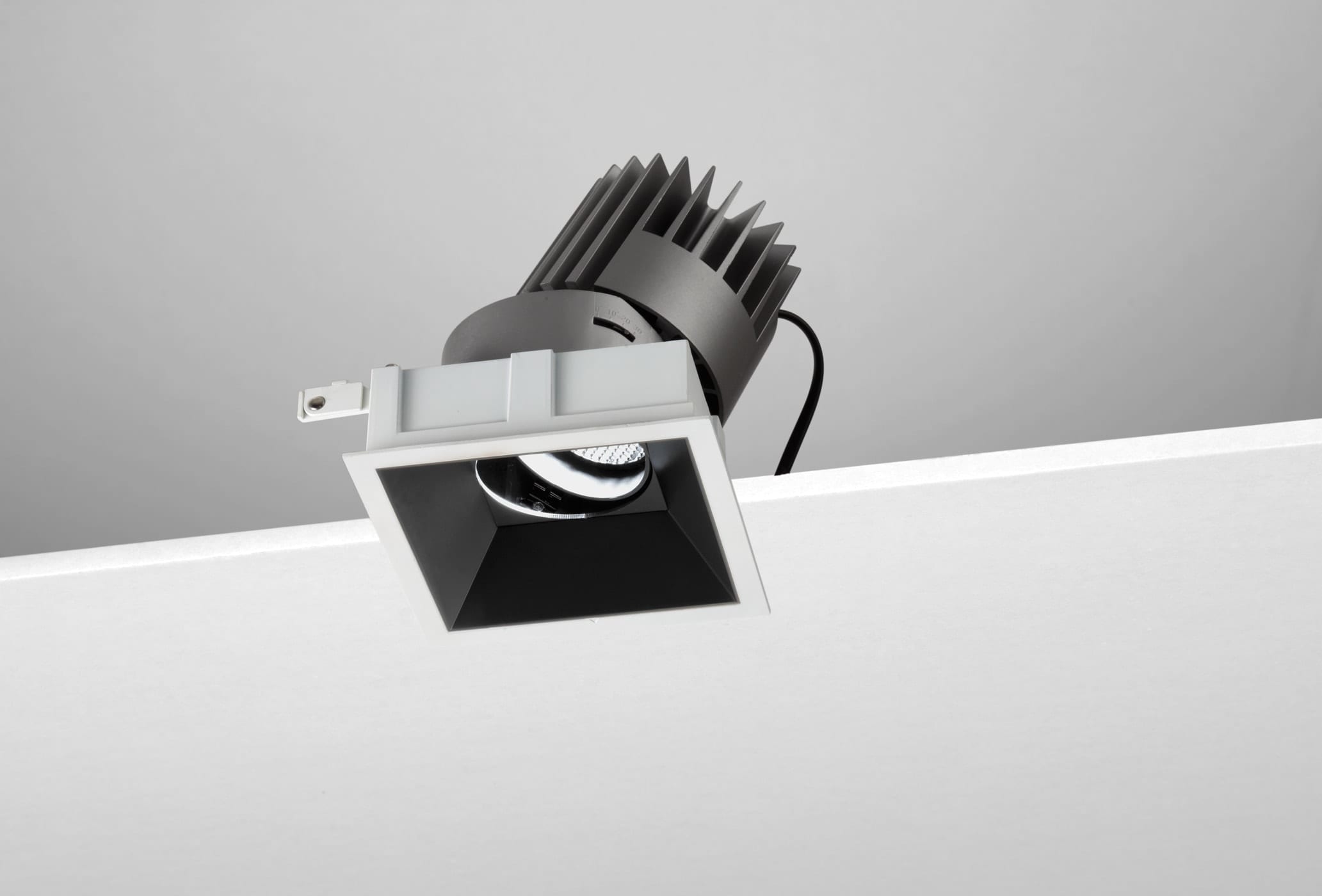 NOBILE ITALIA - NOBM1SA/CM/3K18/B6 INC.ORIEN. QUAD./C L100 18W 3K NE ON-OFF