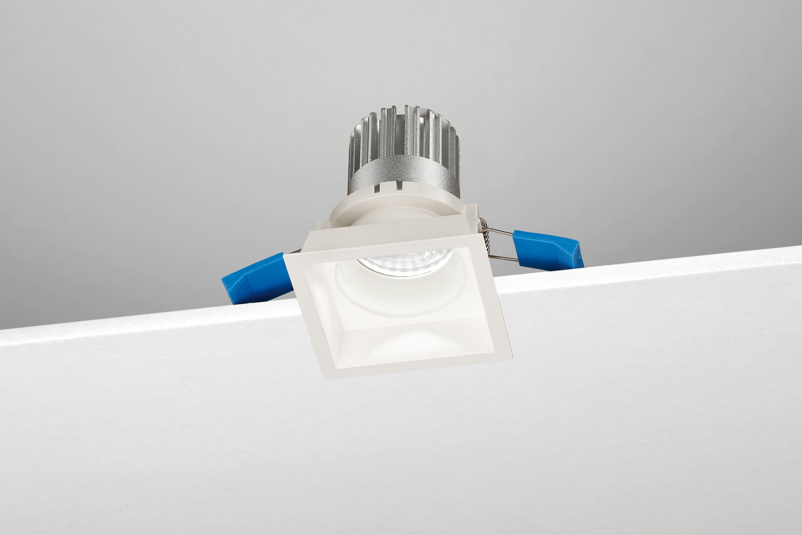 NOBILE ITALIA NOBD1S/40/3K/W2 INC.FISSO QUAD. 8,5W 3K BI PUSH/DIM1-10V