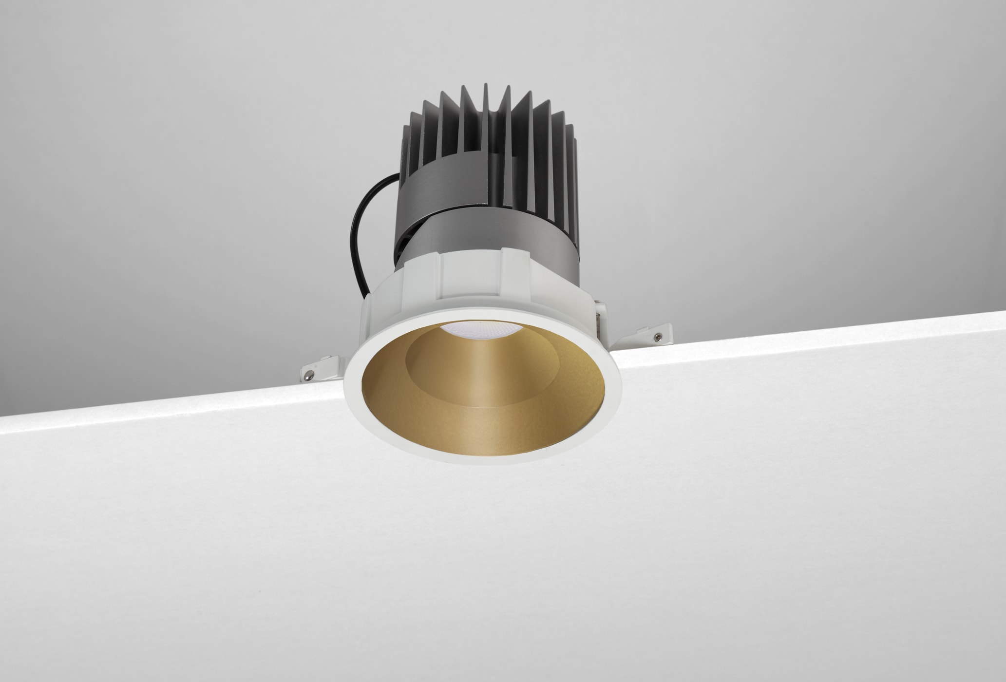 NOBILE ITALIA NOBM2RF/CF/3K18/G6 INC. FISSO TONDO/C D125 18W 3K GD ON-OFF