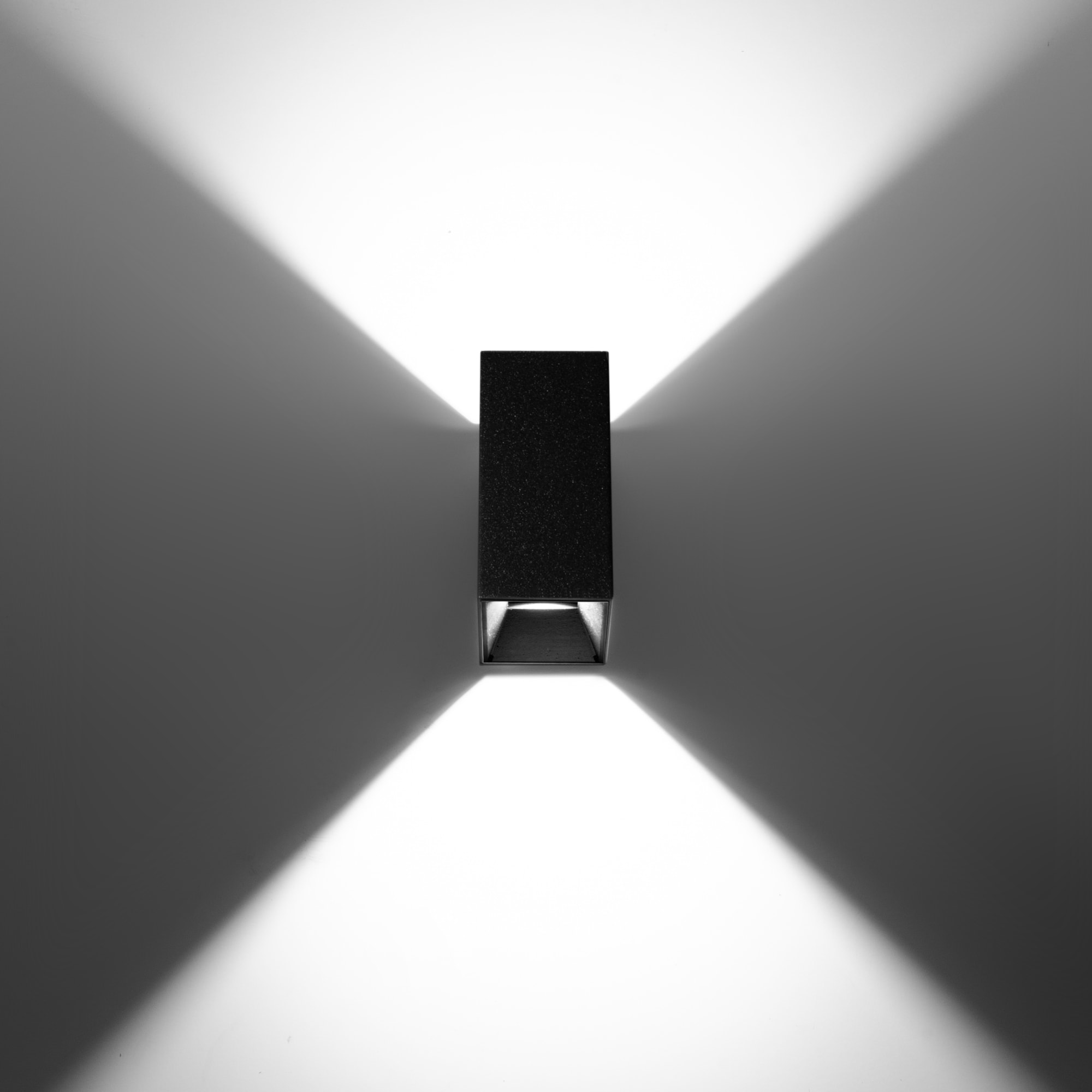 SIMES SPA - SMVS.2552W.09 APPLY RETT 2FIN+COB 930 230V NER