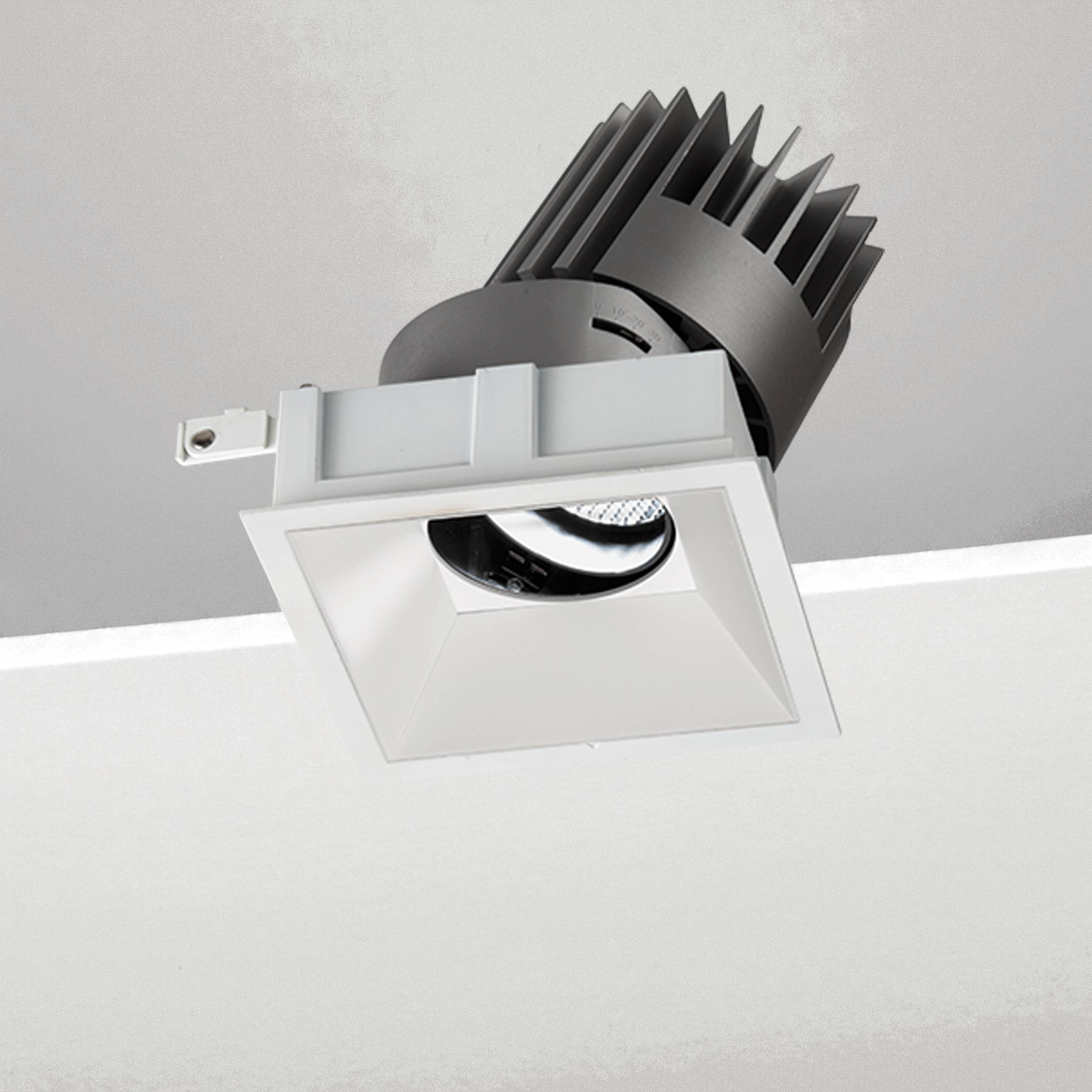 NOBILE ITALIA - NOBM2SA/CM/4K18/W1 INC.ORIEN. QUAD./C L125 18W 4K BI ON-OFF