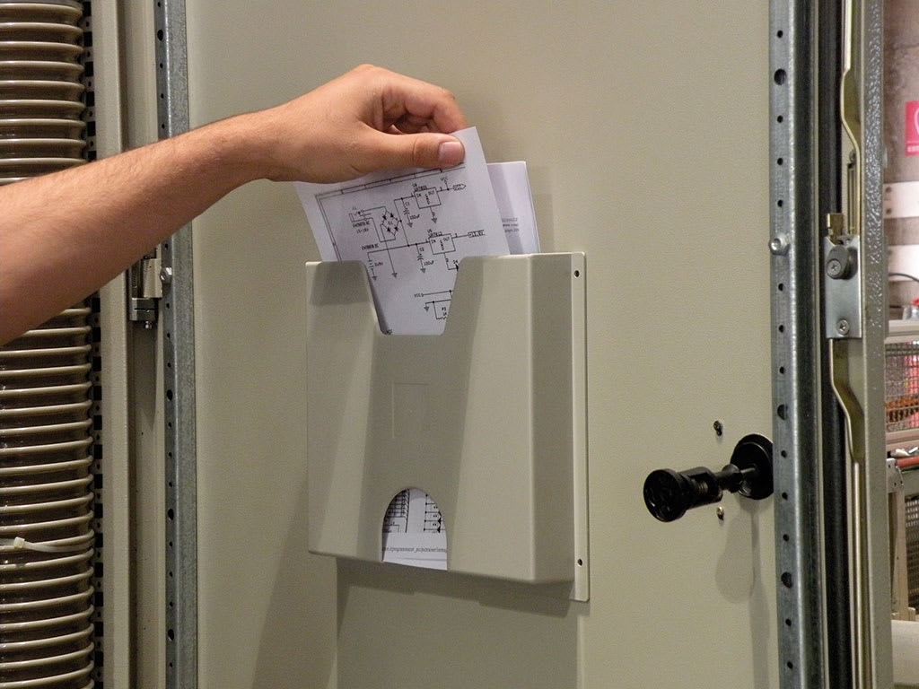 CEMBRE SPA - CEM420180 TASCA PORTA DOCUEMENTI, CON FISSAGGIO ADESIVO O CON RIVETTI, IN POLISTIRENE ANTIURTO