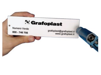 GRAFOPLAST SRL - GRASI2KT2580B/W TARGA FORATA 80X25MM NERA/BIANCA 48PZ