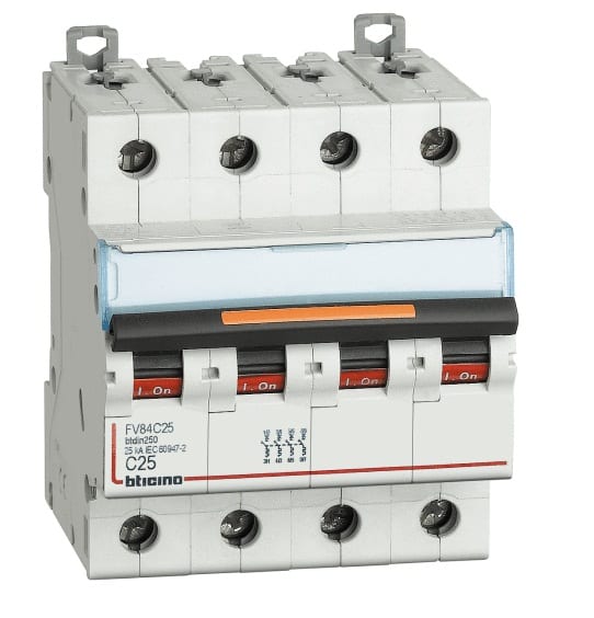 BTICINO S.P.A. - BTIFV84C10 BTDIN250 - MAGNETOT 4P CURVA C 10A 25KA