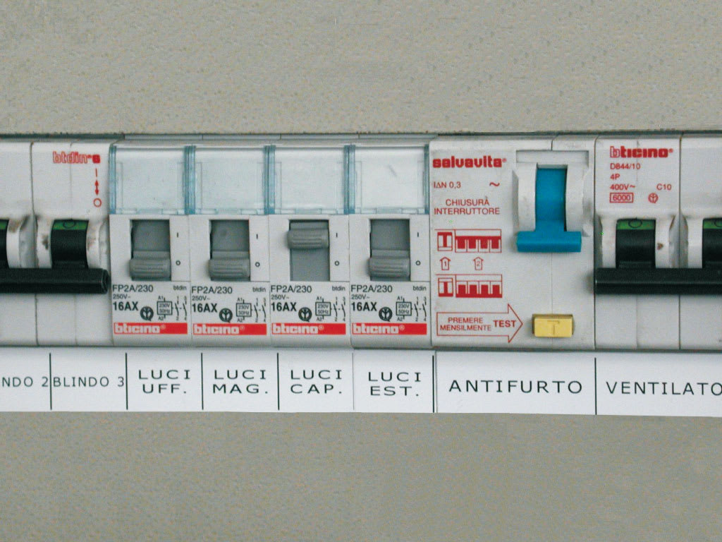 CEMBRE S.P.A. - CEM990746N ETICHETTE PER COMPONENTI MODULARI, PREFUSTELLATE, IN FILM PVC