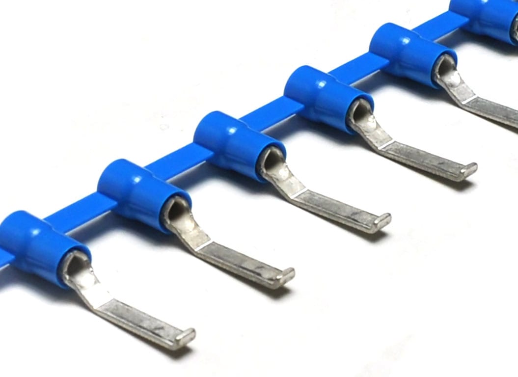 CEMBRE S.P.A. - CEMCRP-PPL30 CAPOCOR.CONCATENATO ROSSO A UNCINO P=17,