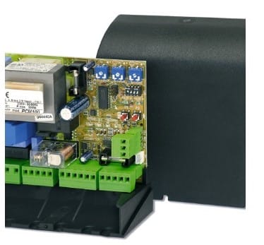 HILTRON LAND SRL C1APCM100 CENTRALE DI COMANDO 230V PER MOTORE CANC