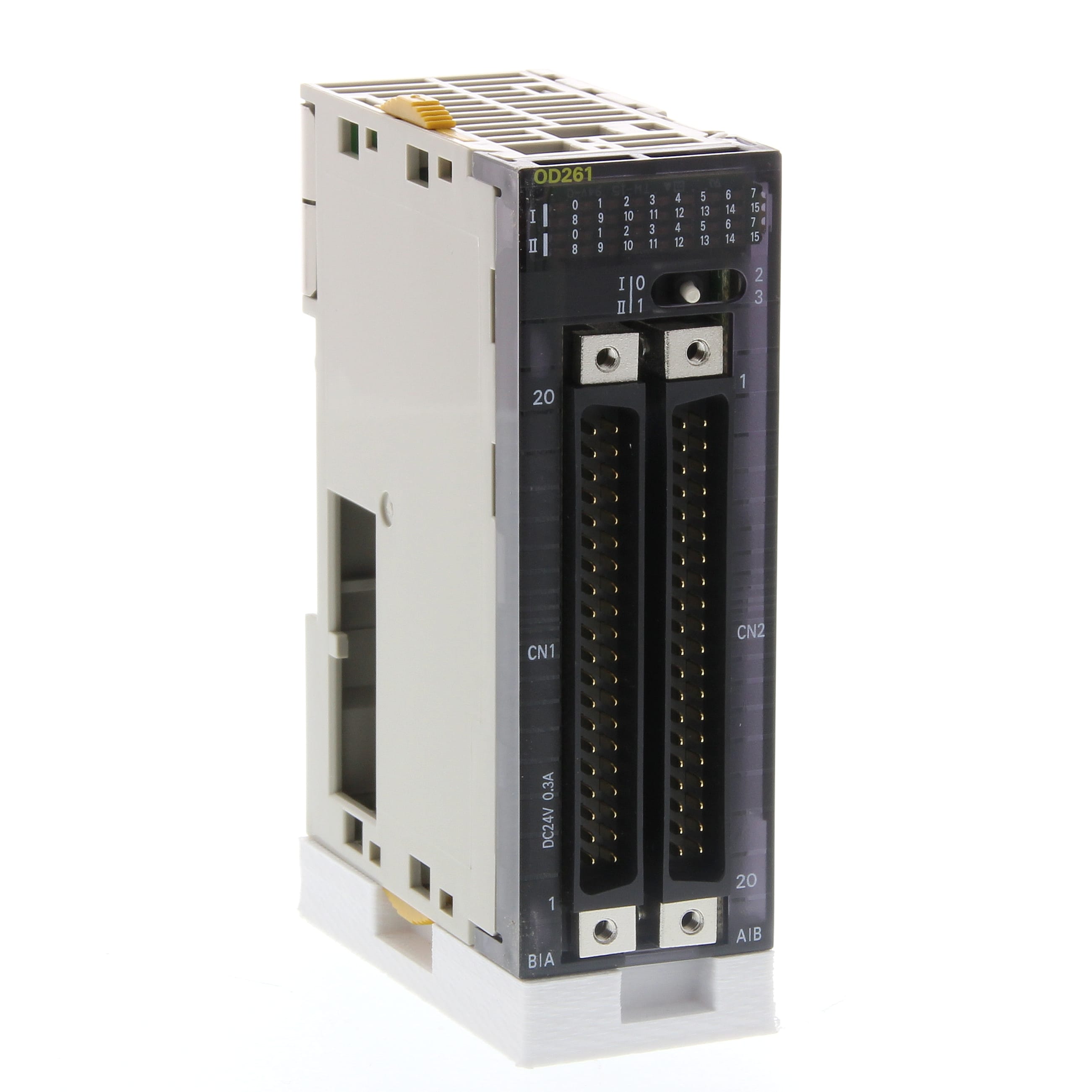 OMRON - OMRCJ1WOD261CHN-177 PLC- MODULO 64DO TR NPN, CONN. FUJITSU