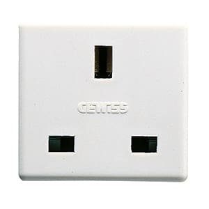 GEWISS GEWGW20208 PRESA 2P+T 13A BRITISH STD CON SCH.SY/WT
