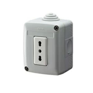 GEWISS - GEWGW27811 CONTENITORE COMPLETO APPARECCHI SYSTEM PROTETTO - CON PRESA 2P+T 16 A BIVALENTE - STANDARD ITALIANO - IP40 - GRIGIO RAL 7035