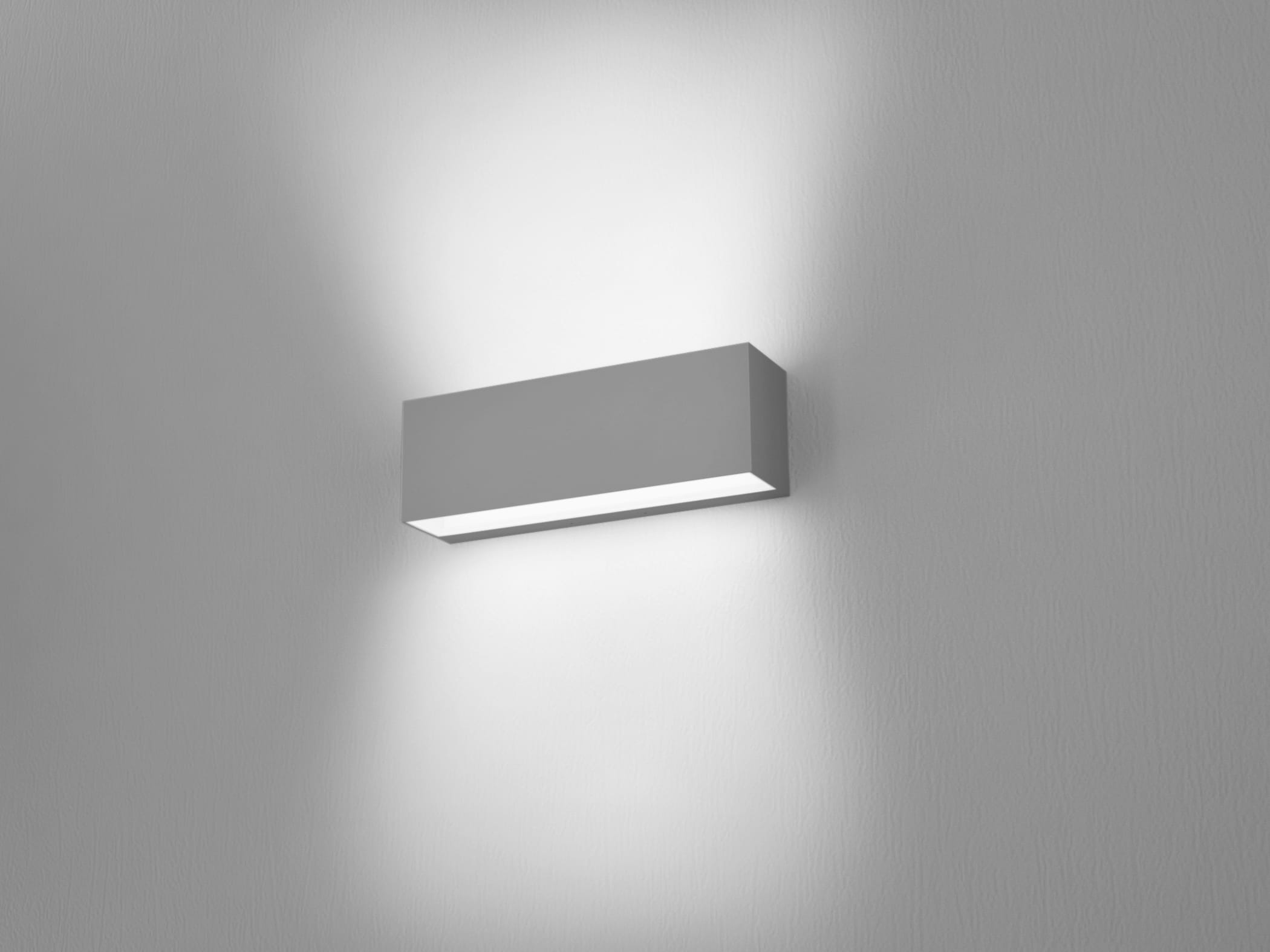 NOBILE ITALIA NOBBA30/2A/4K/G APPLIQUE BIEM. 2X25W 4K 80/60 IP65 230V