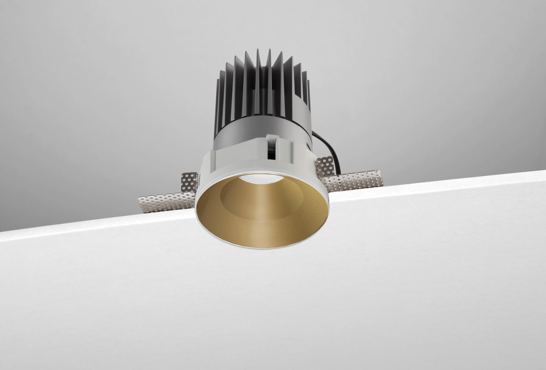 NOBILE ITALIA NOBM2RF/TF/3K18/G6 INC. FISSO TONDO/T D125 18W 3K GD ON-OFF