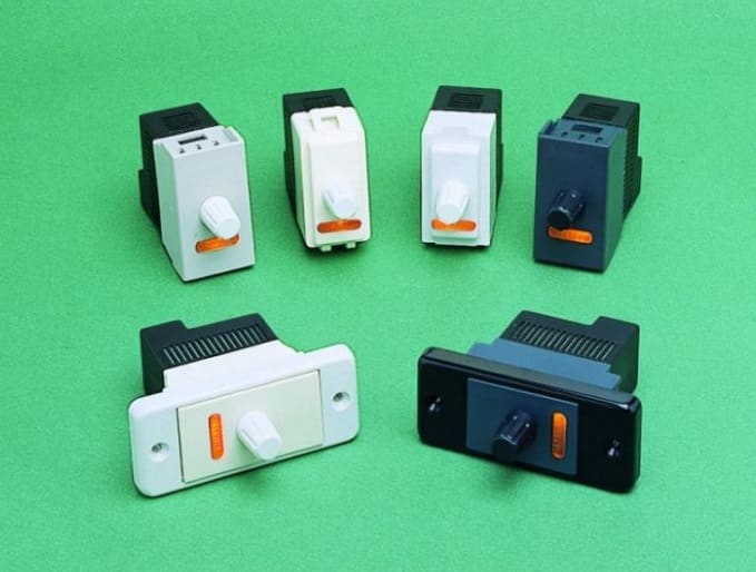 TECNEL TECNOLOGIE EL TTETE4403.3M DIMMER INT.VENTILATORI 25-350W-230V+MIN.